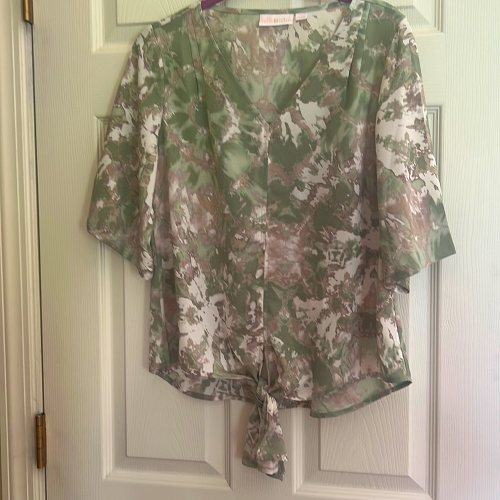 Ladies  shirt. Multi shades of green/tan shirt